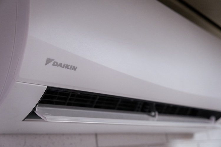 daikin air con on wall